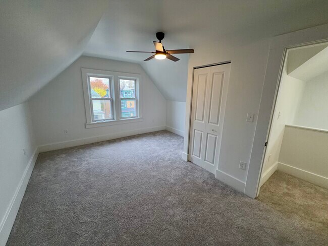 Building Photo - 226 Gross St