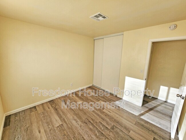 Building Photo - 1930 Kearney St