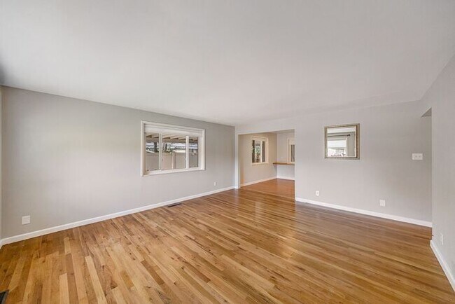 Building Photo - Charming 3-Bedroom Home Near CMU with Bonus Room