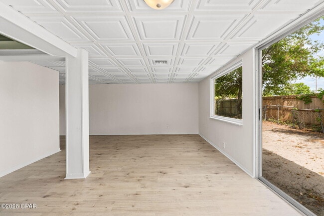 Building Photo - 708 Cactus Ave