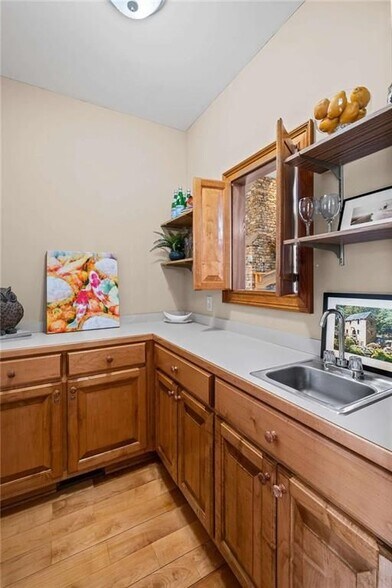 Building Photo - 339 Willow Dr