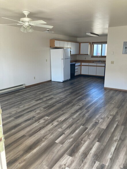 Primary Photo - 2820 Baker Dr