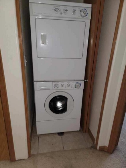 Building Photo - 7367 Carlin Grv