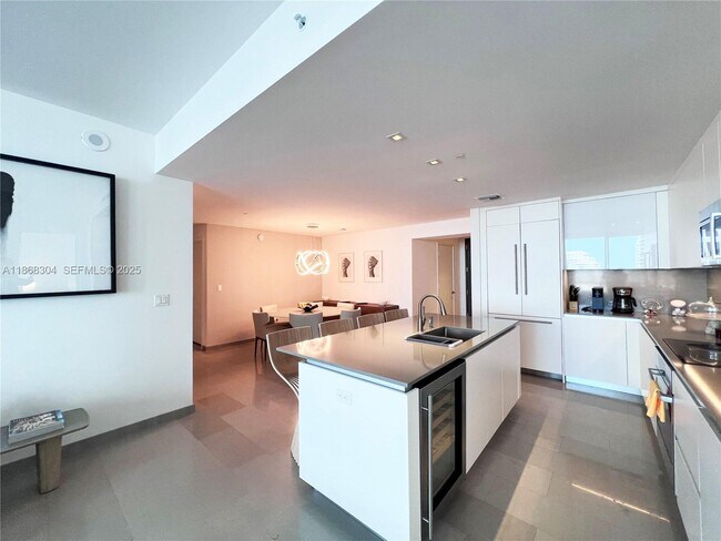 Building Photo - 68 SE 6th St