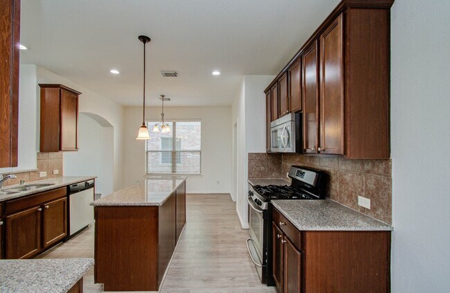 Building Photo - 22314 Mosshall Ct