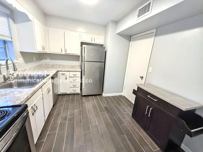 Building Photo - 2201 Montreat Cir