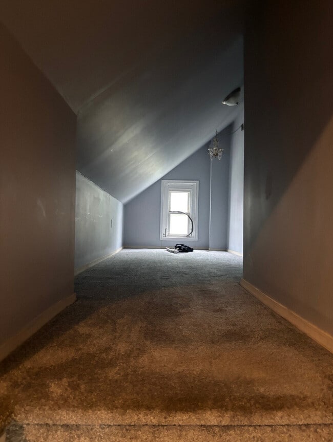 Building Photo - 44 Spruce St