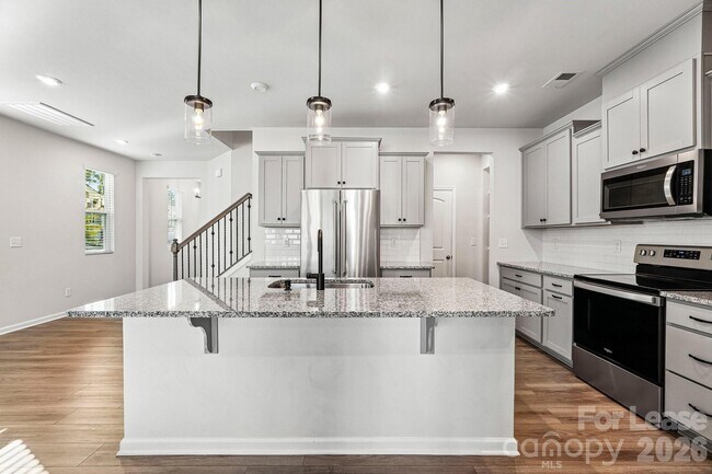 Building Photo - 15618 Little Bluestem St