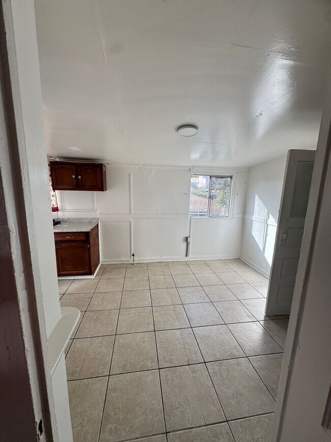 Building Photo - 3424 Winter St