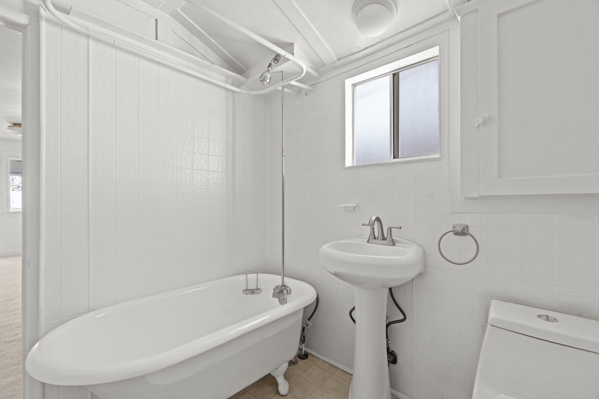 Building Photo - 439 Howland Canal