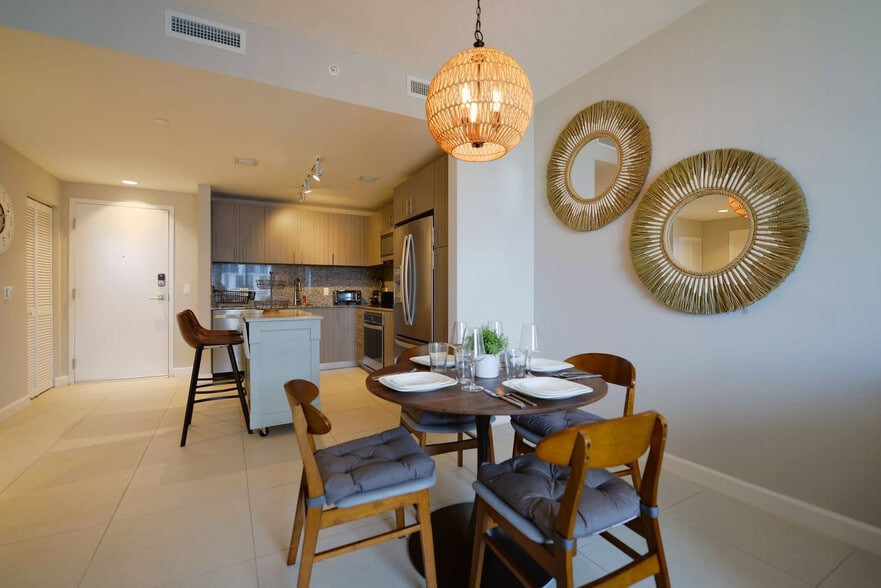 Building Photo - 5350 NW 84th Ave