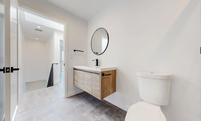 Building Photo - FOR RENT $4200, 4BED 3BATH,Downtown LA