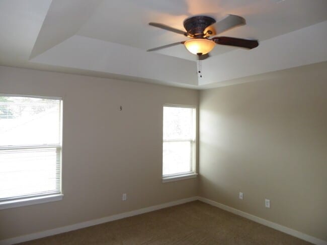 Building Photo - 631 SE Glencoe Pl
