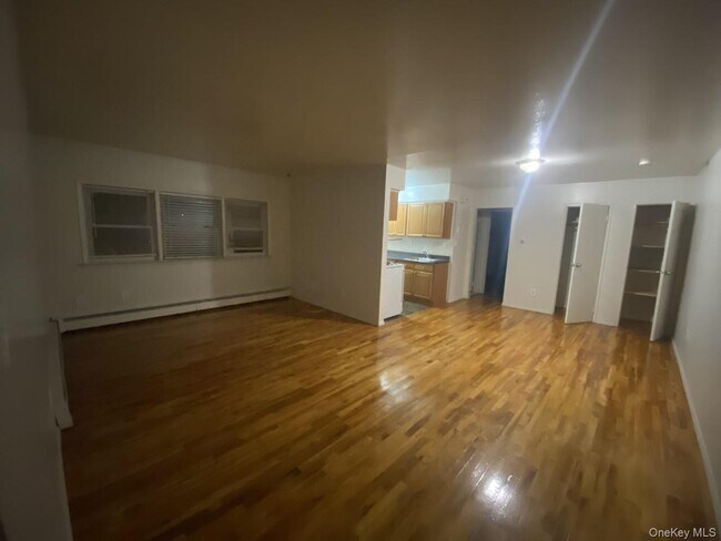 Building Photo - 133 Dubois Ave