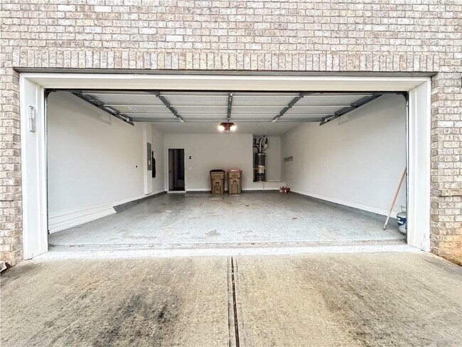 Building Photo - 1545 Dahlia Dr