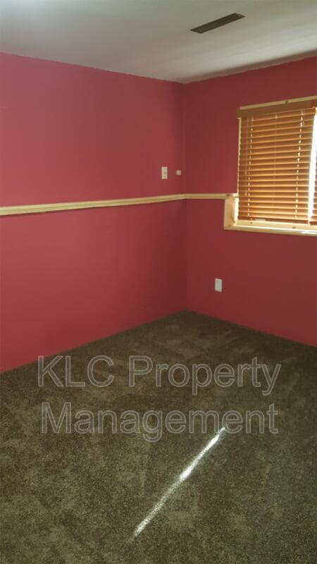 Building Photo - 3607 E 42nd St