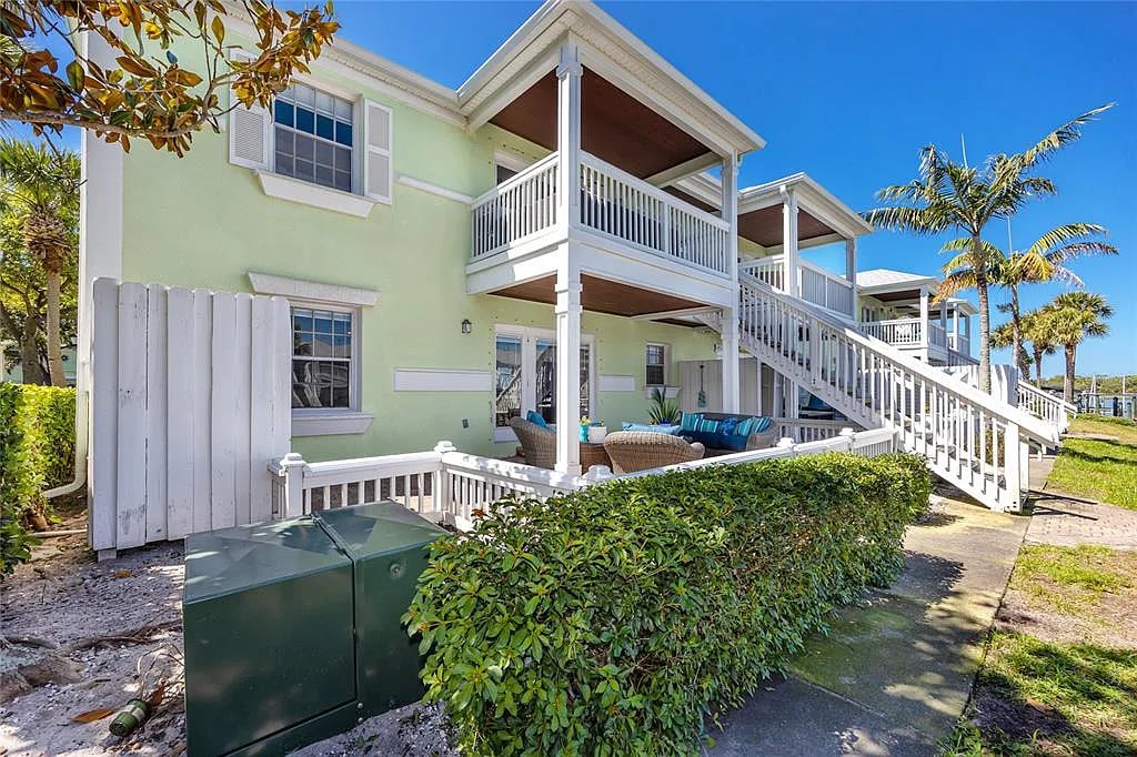 Building Photo - 5231 Beach Dr SE