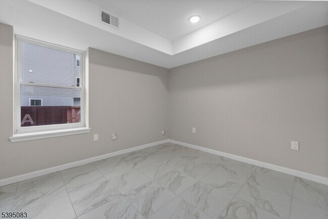 Building Photo - 24 Garibaldi Ave