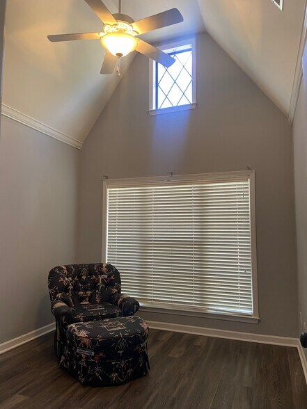 Building Photo - 2489 Ridgemont Dr