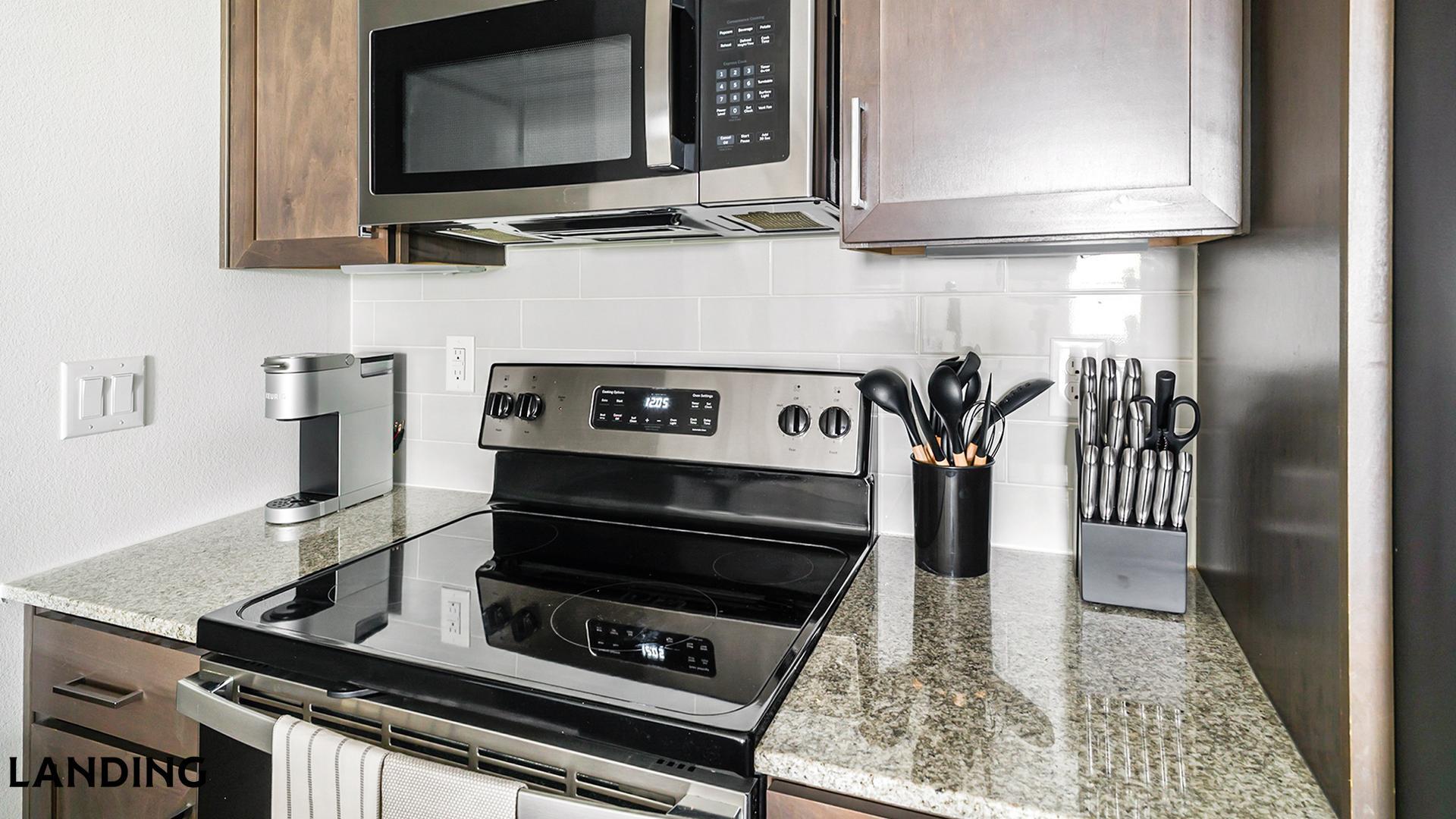 Building Photo - 698 Basilica Bay Dr