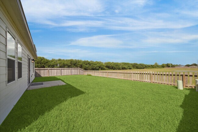 Building Photo - 4603 Highland Crest Dr