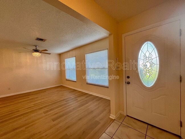 Building Photo - 1005 Bradford Dr