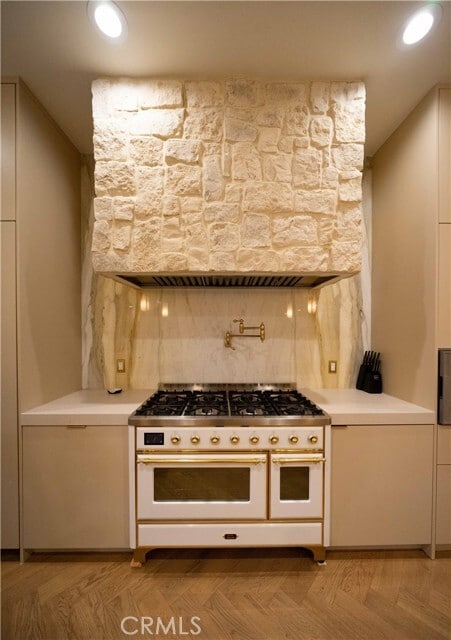 Building Photo - 17437 Oak Creek Ct