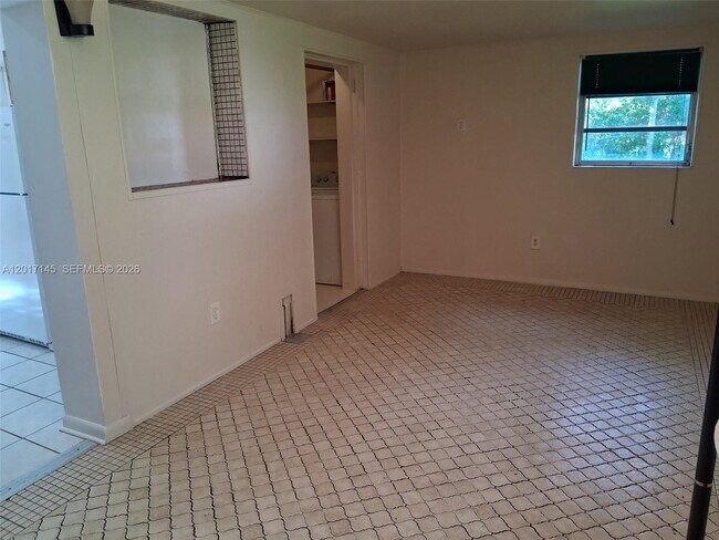 Building Photo - 6511 SW 63rd Ct
