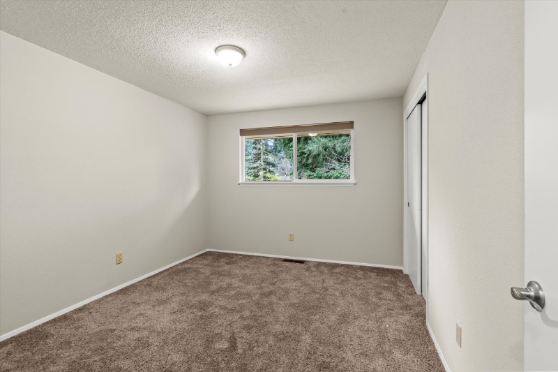 Building Photo - 10914 93rd Ave SW