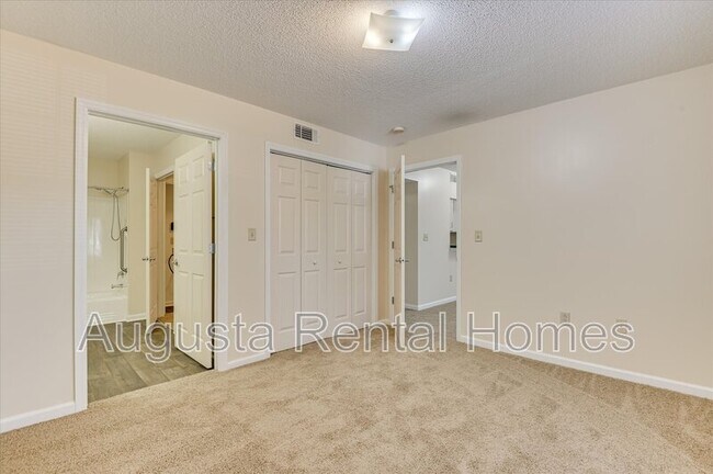 Building Photo - 1425 Lee Beard Way