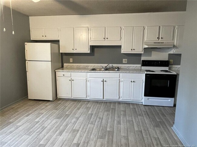 Building Photo - 323 Cadmium Ct