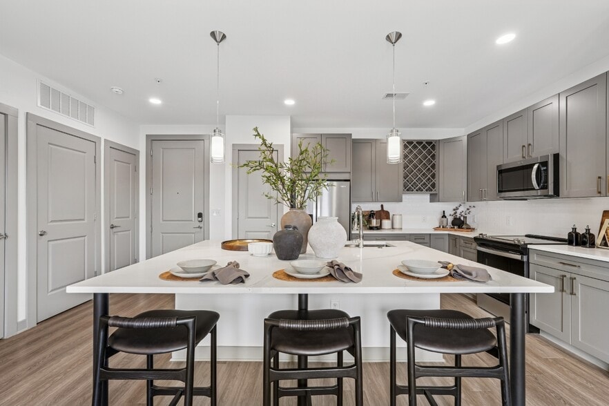 Building Photo - Aura Booth Park