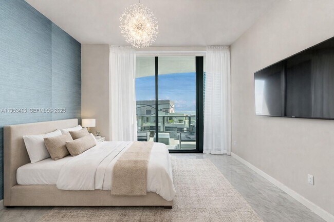 Building Photo - 1000 Brickell Plaza