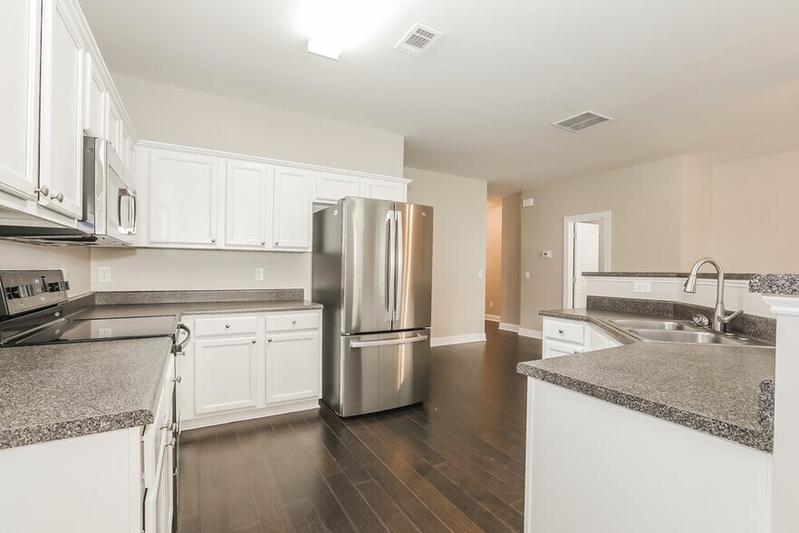Building Photo - 5210 Cedar Shoals Dr