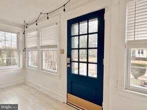 Building Photo - 7041 Harvey Ave