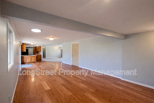 Building Photo - 2917 Takena St SW