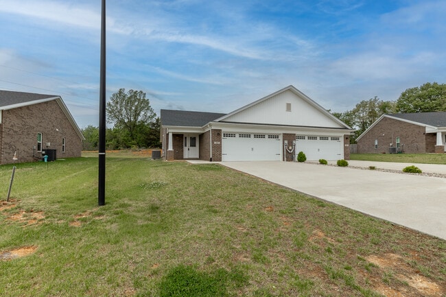 Building Photo - 305 Breckinridge Cir