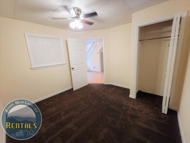 Building Photo - Gorgeous 3bd/2.5ba House With Included Downstairs Apartment