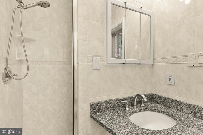 Building Photo - 2736 Stephenson Ln NW