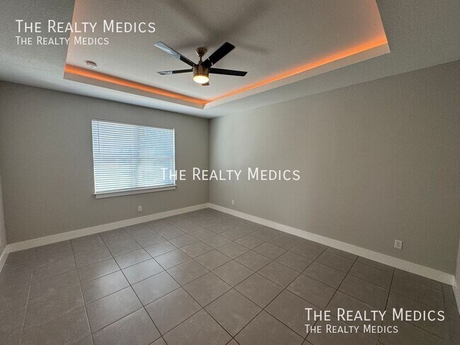 Building Photo - 310 Drum Ct