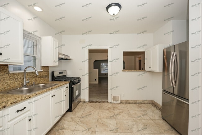 Building Photo - 3579 W 129th St