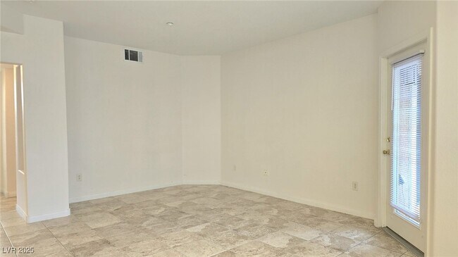 Building Photo - 830 Carnegie St