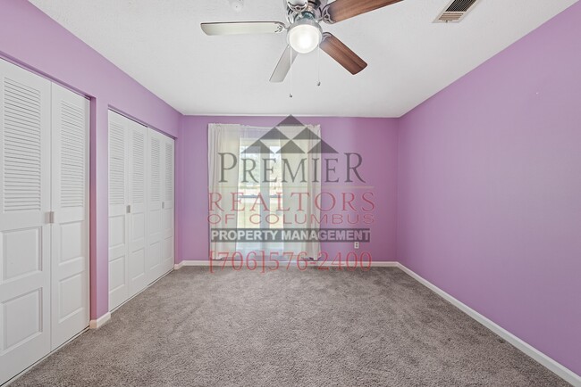 Building Photo - 5100 Sequoia Dr