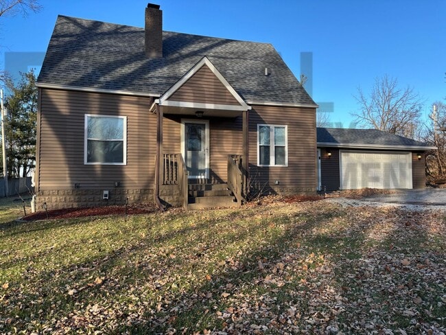 Building Photo - 4Bed/2Bath/1-Acre - A Private Oasis and a Touch of Luxury