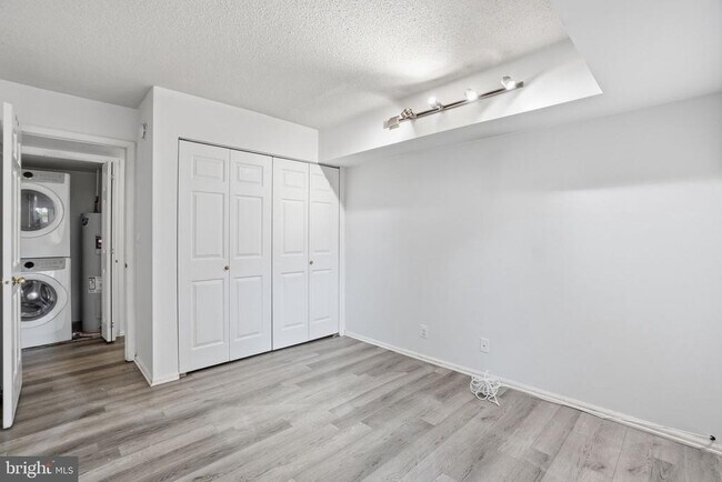 Building Photo - 7651 Tremayne Pl