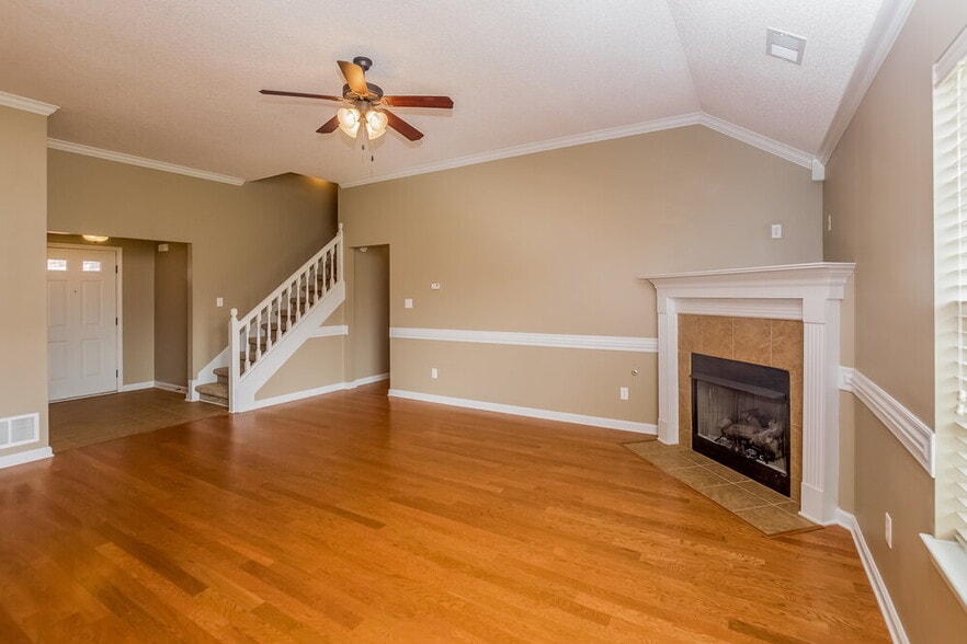 Building Photo - 8390 Pinnacle Dr