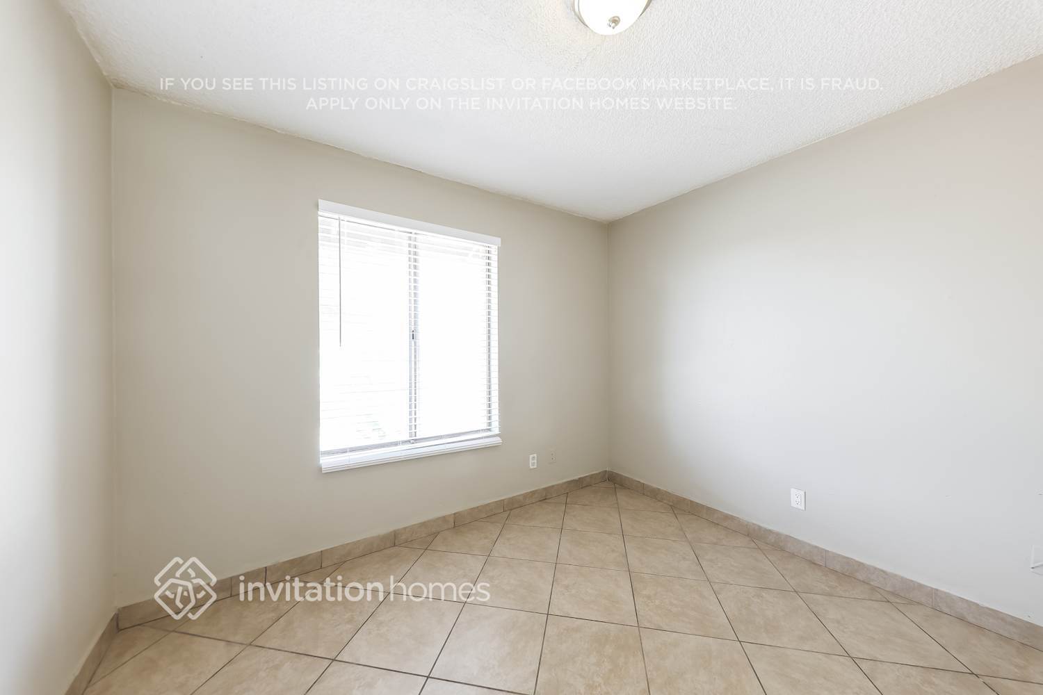 Building Photo - 18401 N 17th Ave