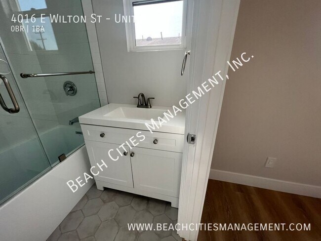 Building Photo - 4016 E Wilton St