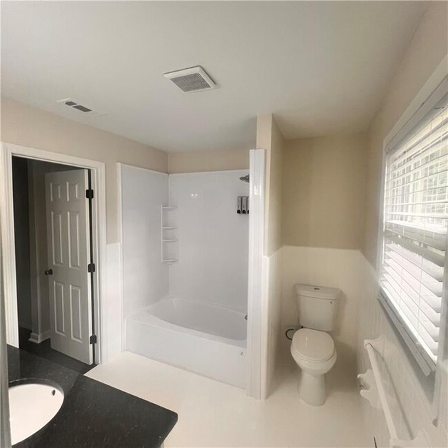 Building Photo - 3467 Pheasant Ct