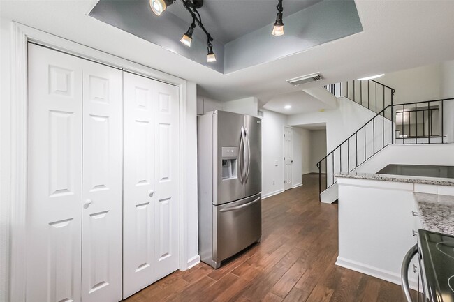 Building Photo - 5005 Georgi Ln